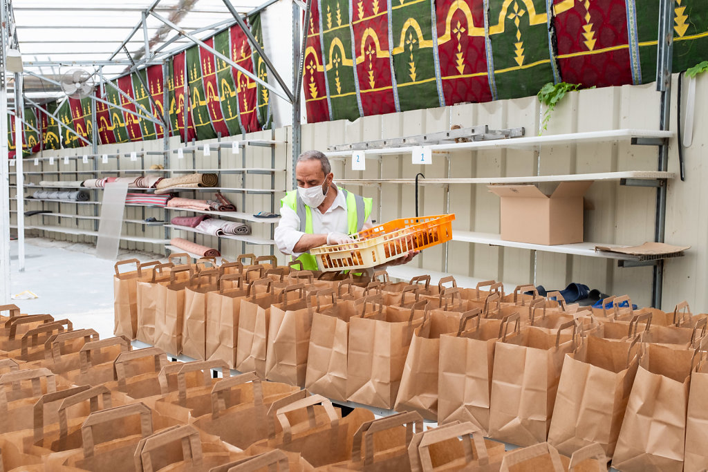 MOSQUEE DE COURBEVOIE - DISTRIBUTION ALIMENTAIRE PENDANT LE RAMADAN