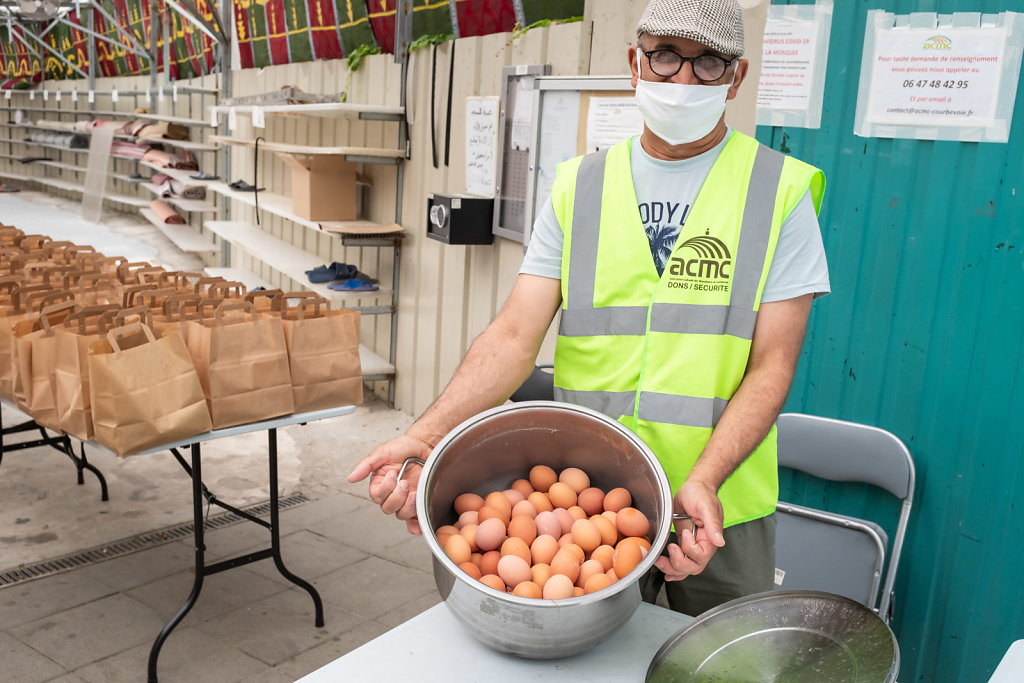 MOSQUEE DE COURBEVOIE - DISTRIBUTION ALIMENTAIRE PENDANT LE RAMADAN