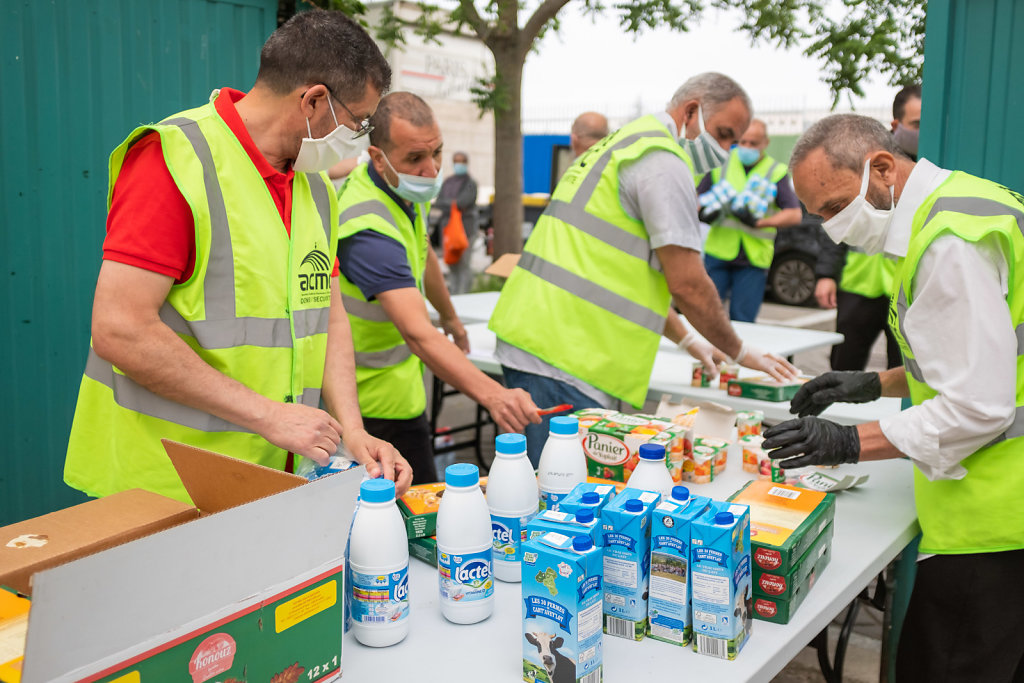 MOSQUEE DE COURBEVOIE - DISTRIBUTION ALIMENTAIRE PENDANT LE RAMADAN