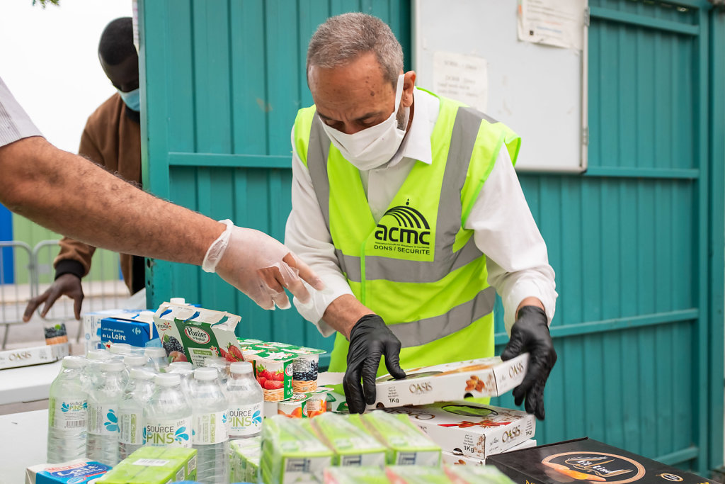 MOSQUEE DE COURBEVOIE - DISTRIBUTION ALIMENTAIRE PENDANT LE RAMADAN